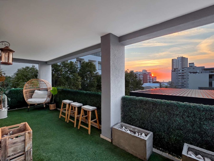 2 Bedroom Property for Sale in Sea Point Western Cape